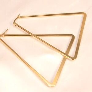 COPY - 18k gold plated triangle hoop earrings